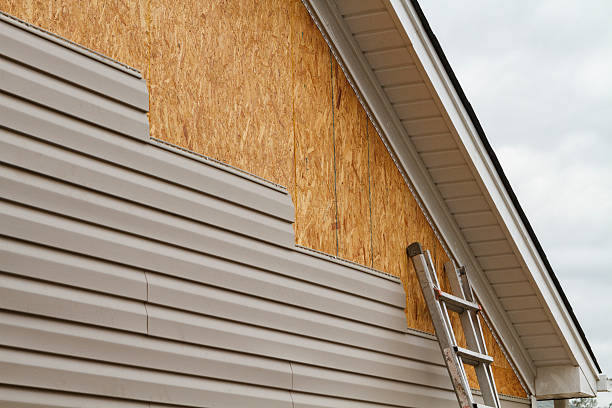 24/7 Emergency Siding Repair experts in Mineola, NY